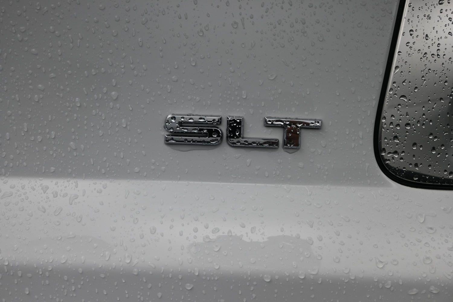 Used 2018 Summit White GMC SLT image 17