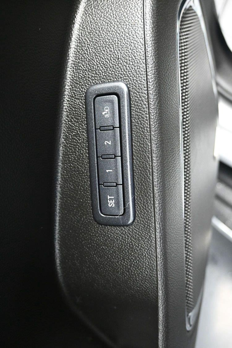 Used 2018 Summit White GMC SLT image 24