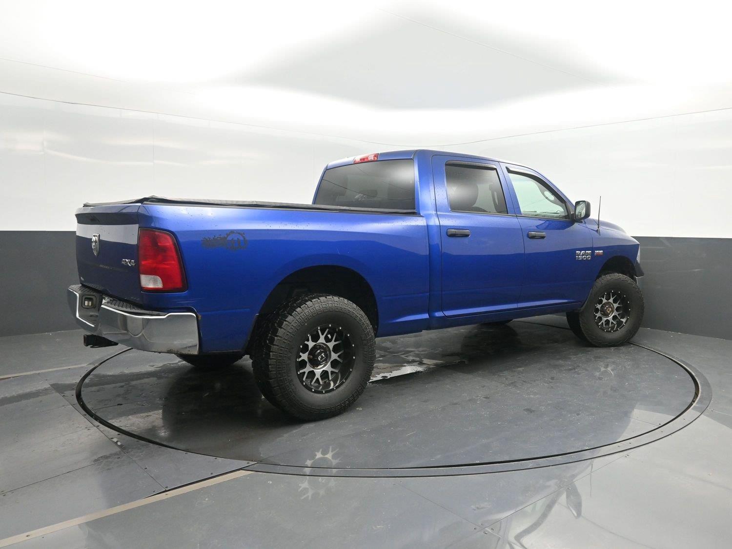 Used 2016 Blue Streak Pearlcoat Ram Tradesman image 3