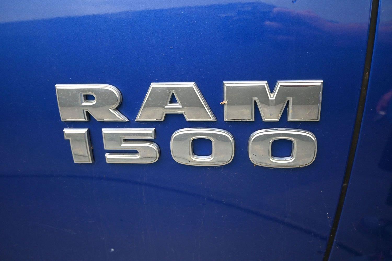 Used 2016 Blue Streak Pearlcoat Ram Tradesman image 8