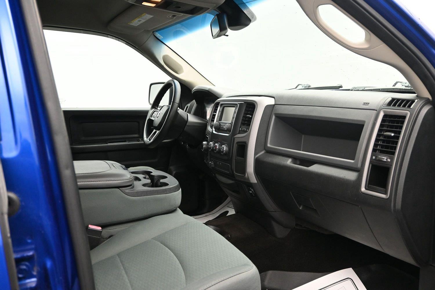 Used 2016 Blue Streak Pearlcoat Ram Tradesman image 11