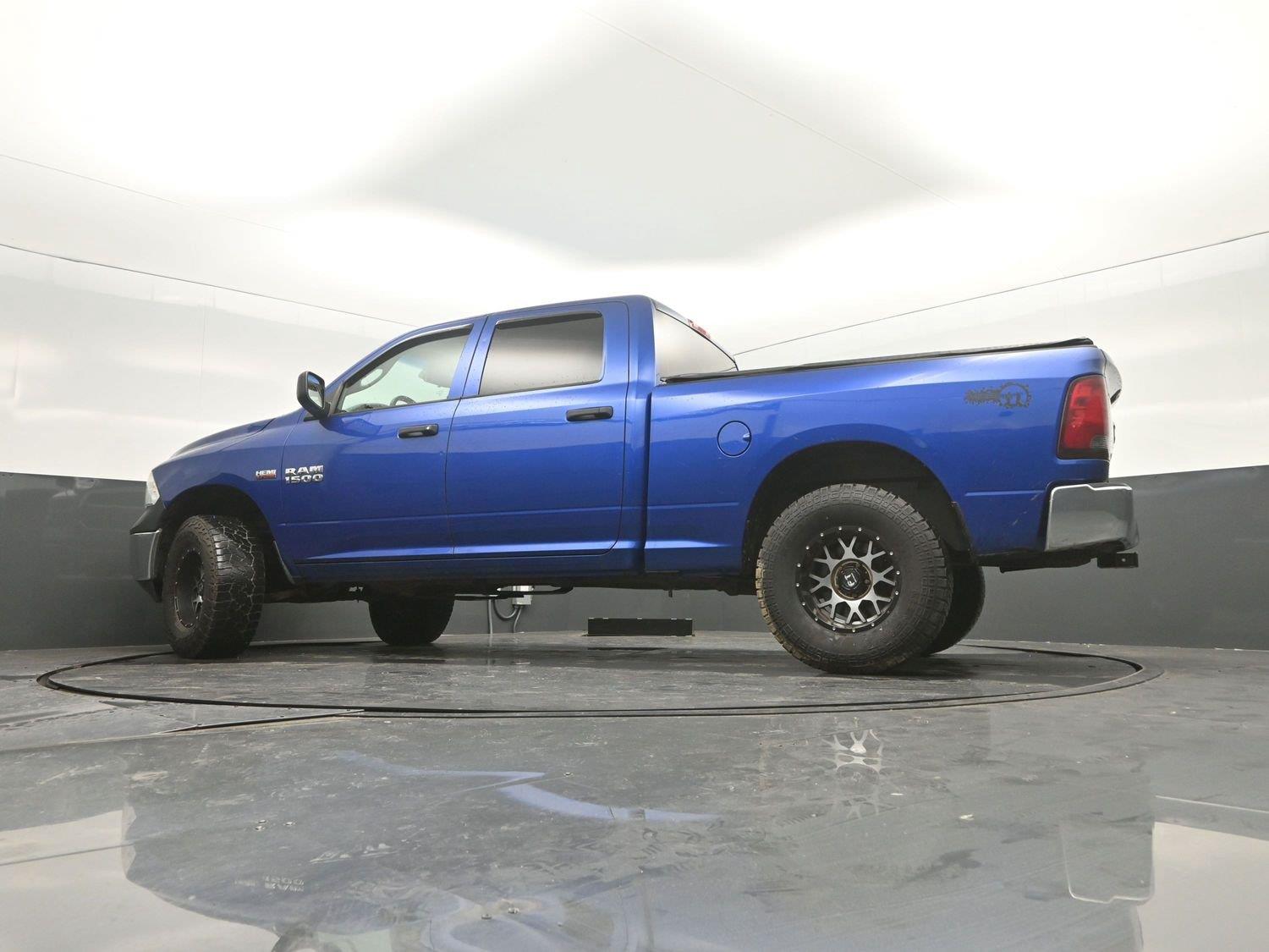 Used 2016 Blue Streak Pearlcoat Ram Tradesman image 28