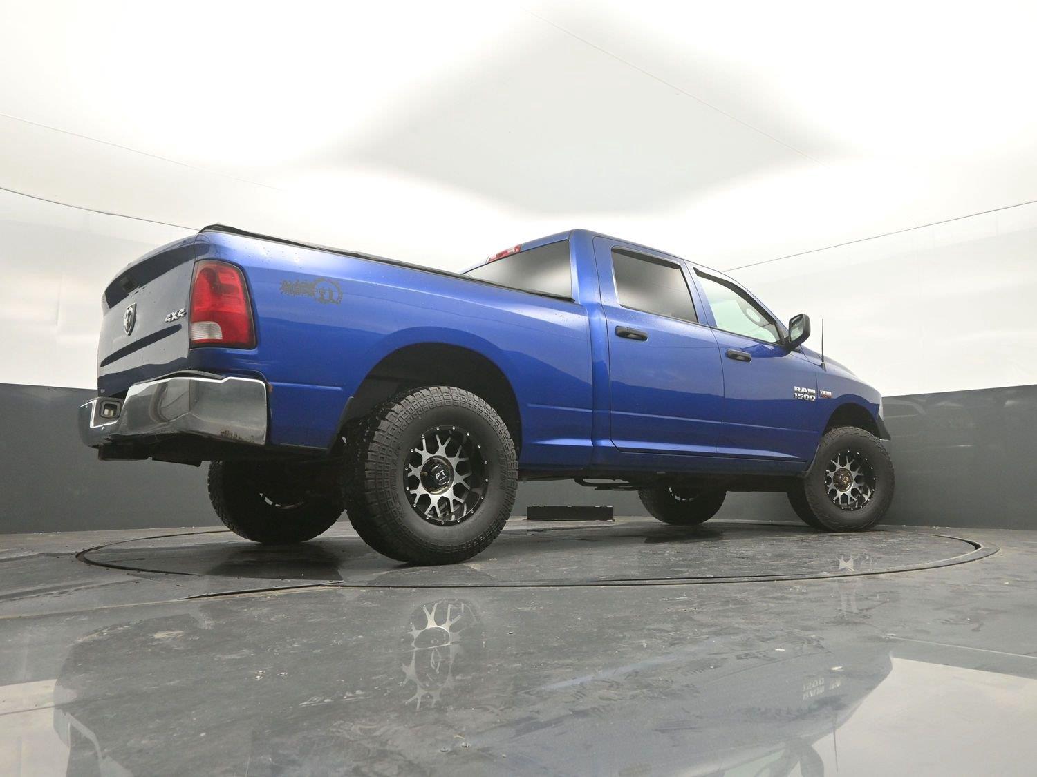 Used 2016 Blue Streak Pearlcoat Ram Tradesman image 29