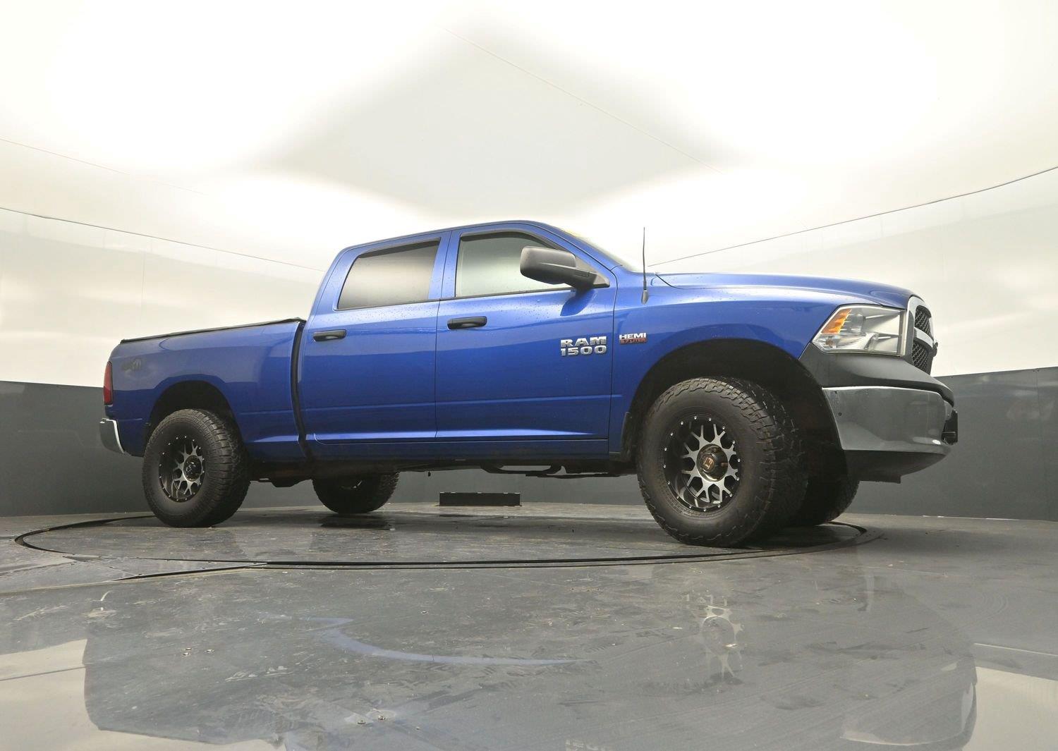 Used 2016 Blue Streak Pearlcoat Ram Tradesman image 30
