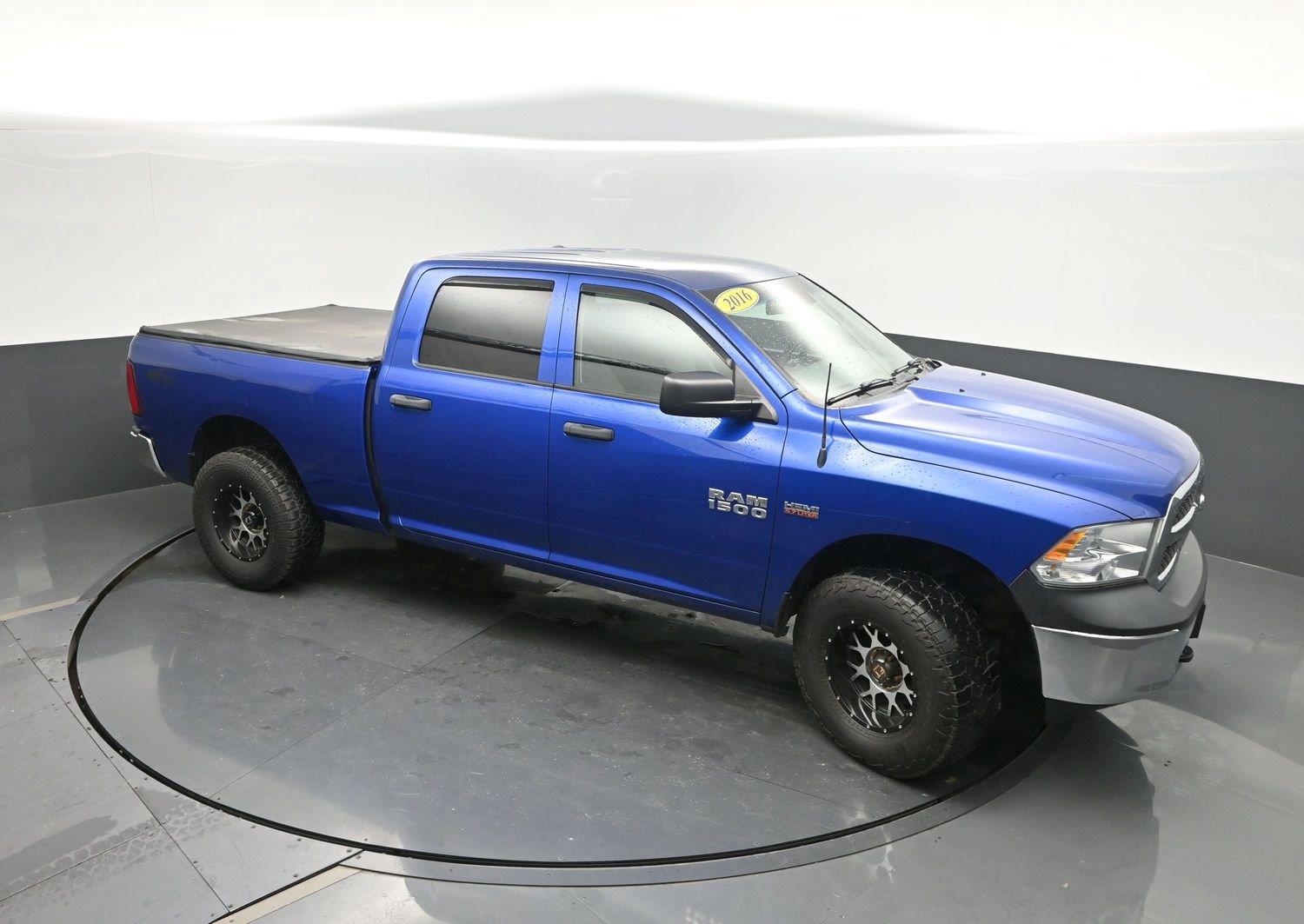 Used 2016 Blue Streak Pearlcoat Ram Tradesman image 34