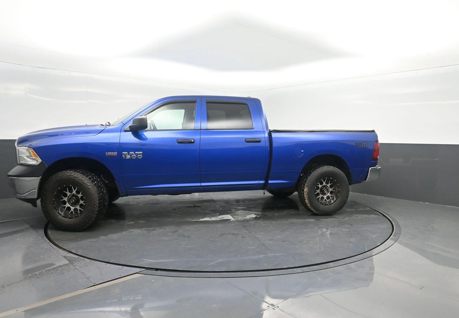 Used 2016 Blue Streak Pearlcoat Ram Tradesman image 2