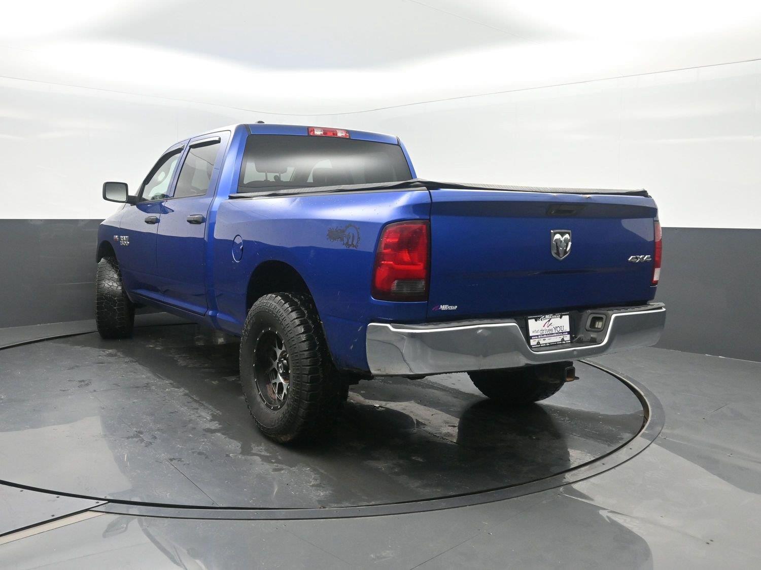 Used 2016 Blue Streak Pearlcoat Ram Tradesman image 37