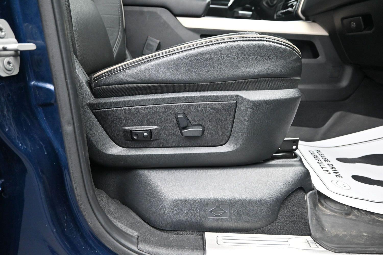 Used 2019 Patriot Blue Pearlcoat Ram Laramie image 11