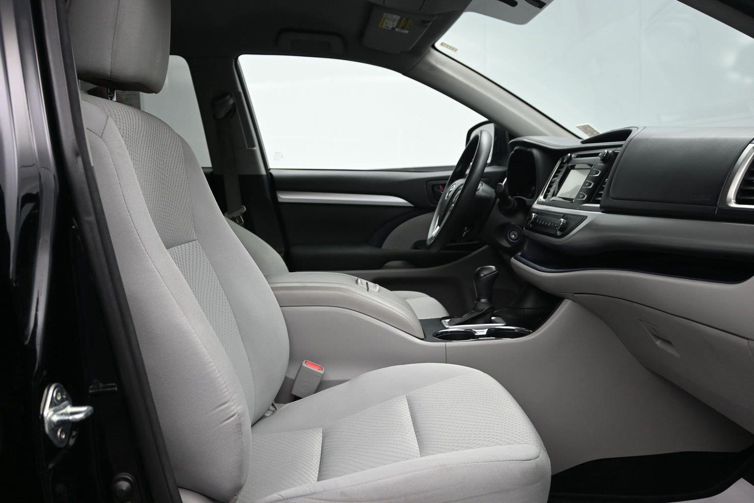 Used 2015 Attitude Black Metallic Toyota LE image 7