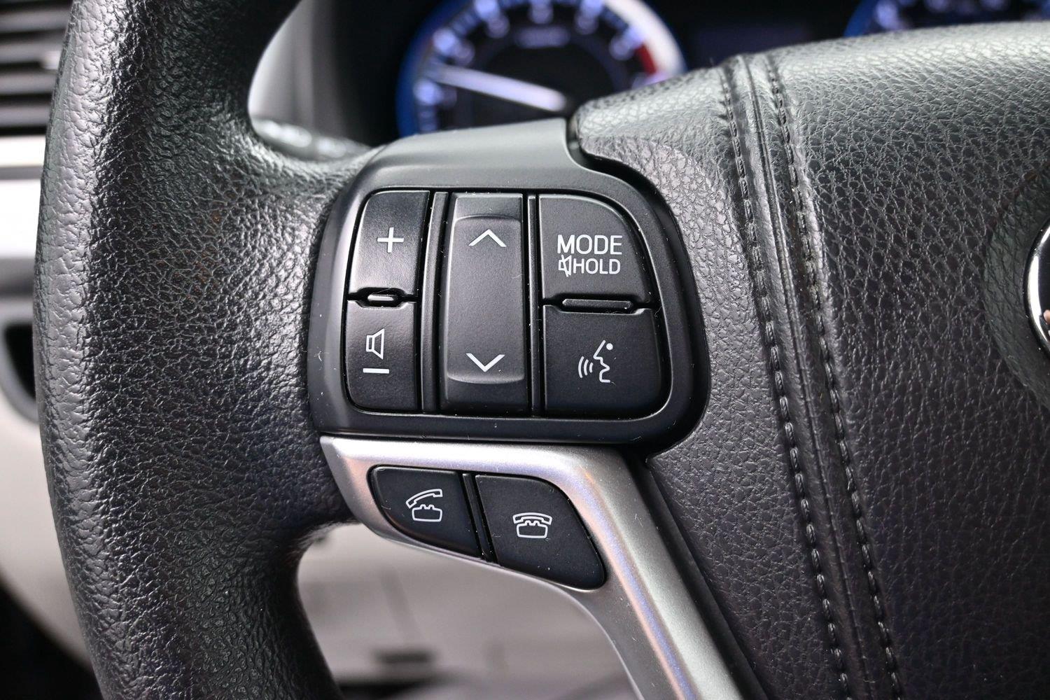 Used 2015 Attitude Black Metallic Toyota LE image 19