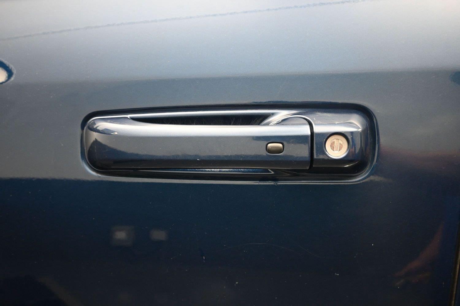 Used 2019 Patriot Blue Pearlcoat Ram Laramie image 20