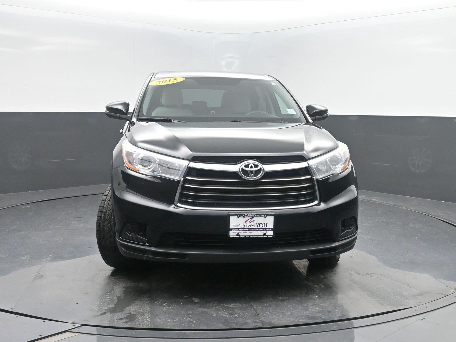 Used 2015 Attitude Black Metallic Toyota LE image 36