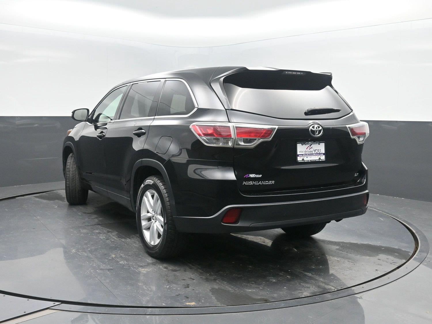Used 2015 Attitude Black Metallic Toyota LE image 37