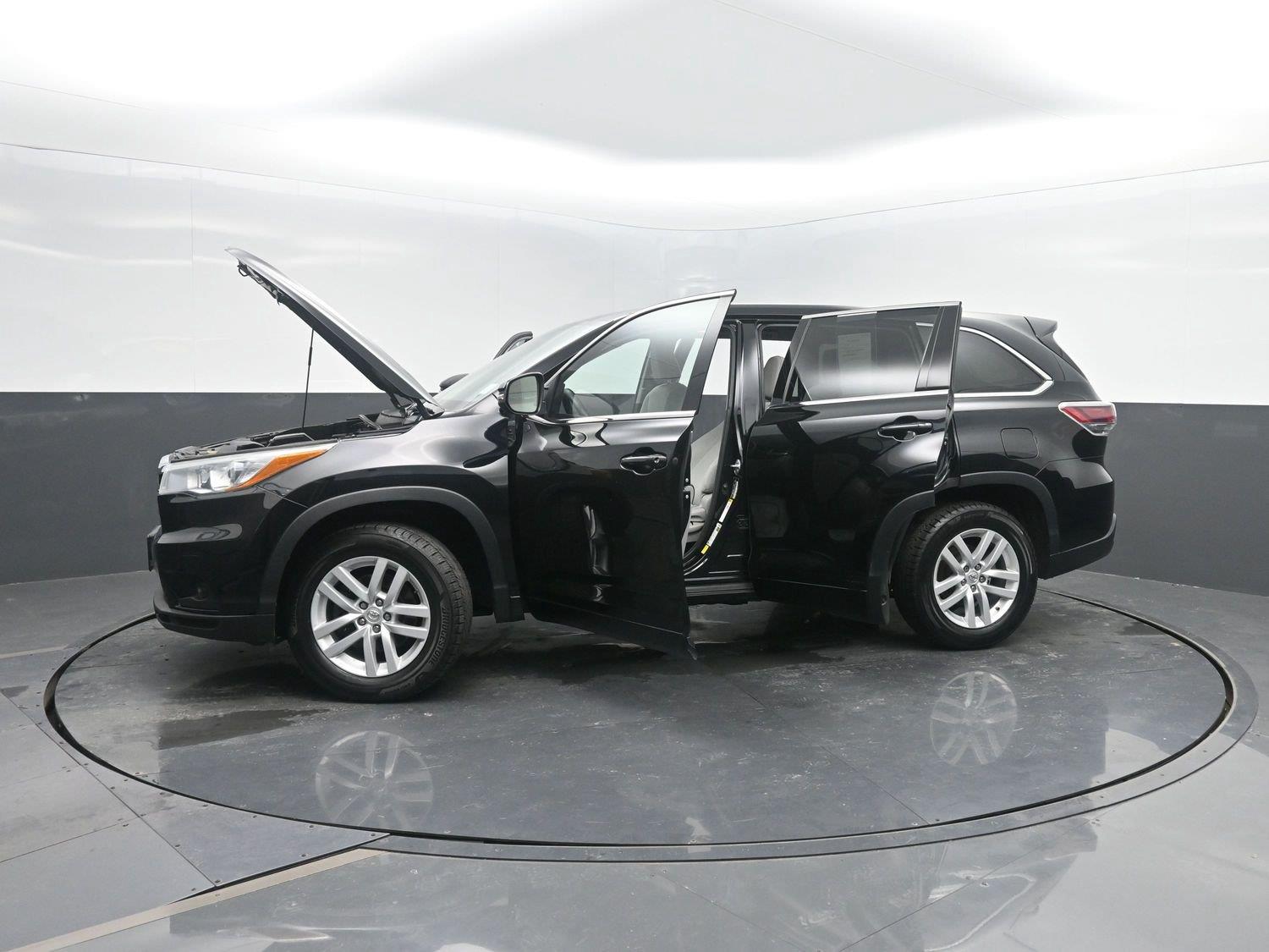 Used 2015 Attitude Black Metallic Toyota LE image 42
