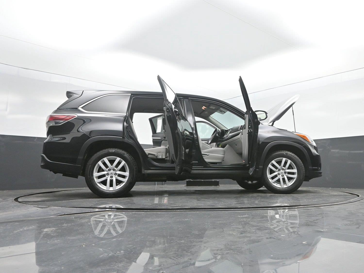Used 2015 Attitude Black Metallic Toyota LE image 45