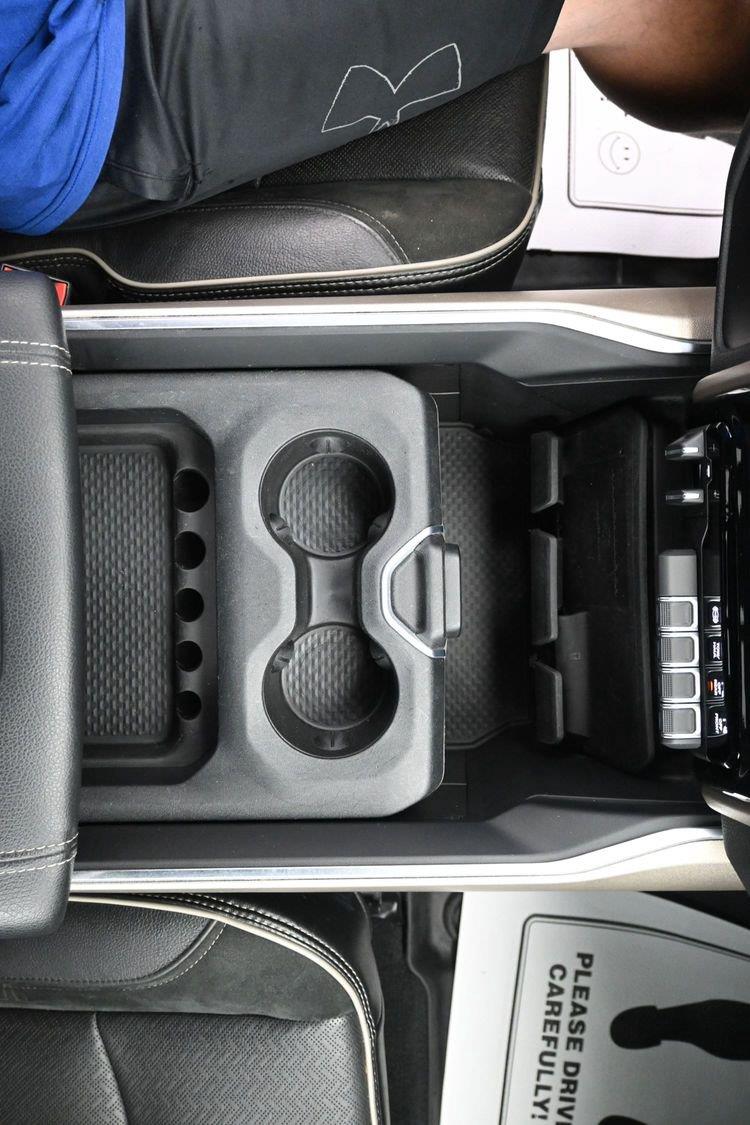 Used 2019 Patriot Blue Pearlcoat Ram Laramie image 34