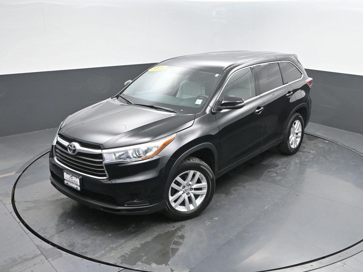 Used 2015 Attitude Black Metallic Toyota LE image 30