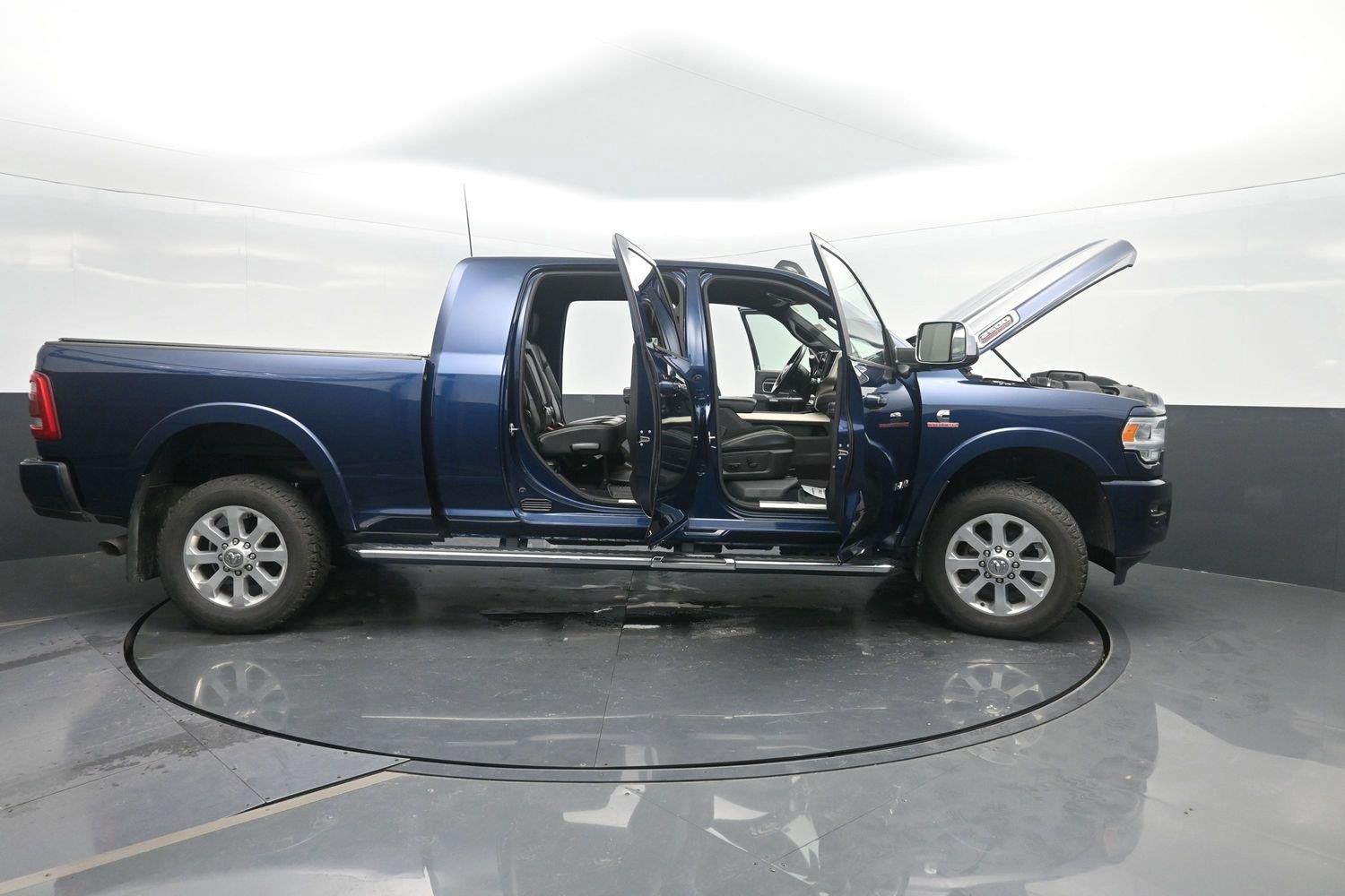 Used 2019 Patriot Blue Pearlcoat Ram Laramie image 52
