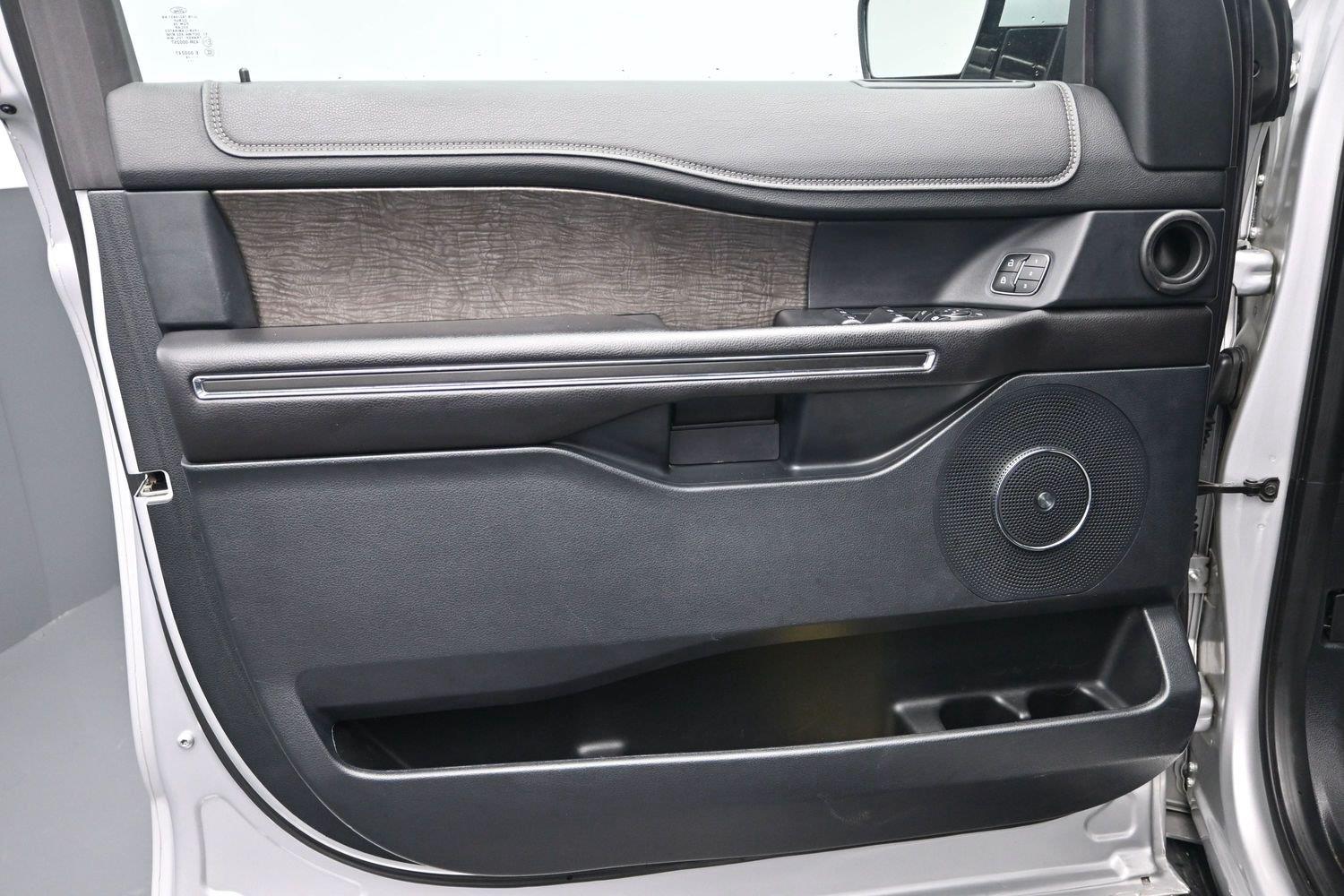 Used 2018 Ingot Silver Ford Limited image 26