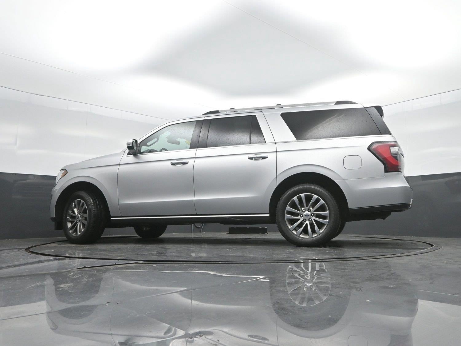 Used 2018 Ingot Silver Ford Limited image 38
