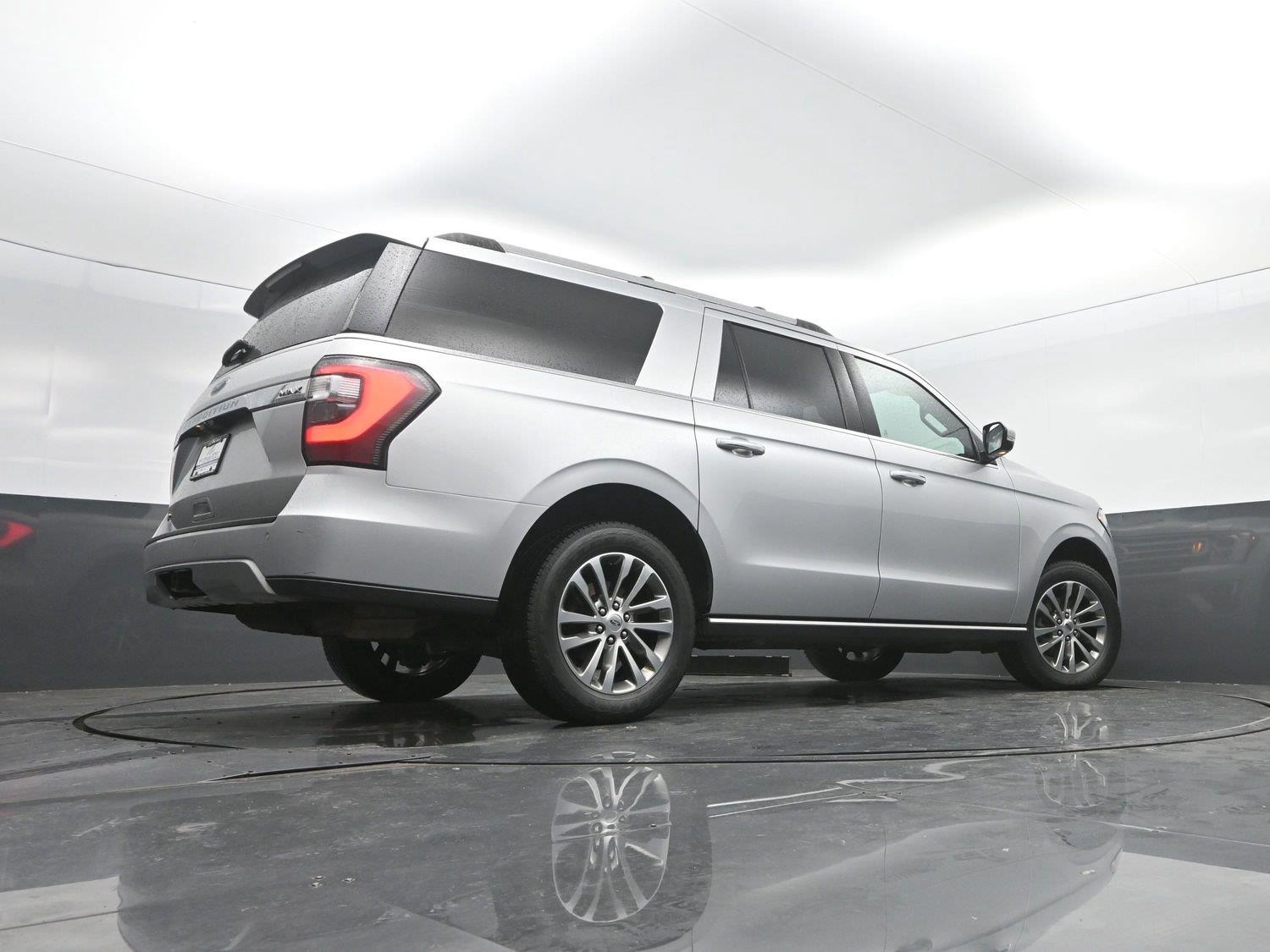Used 2018 Ingot Silver Ford Limited image 39