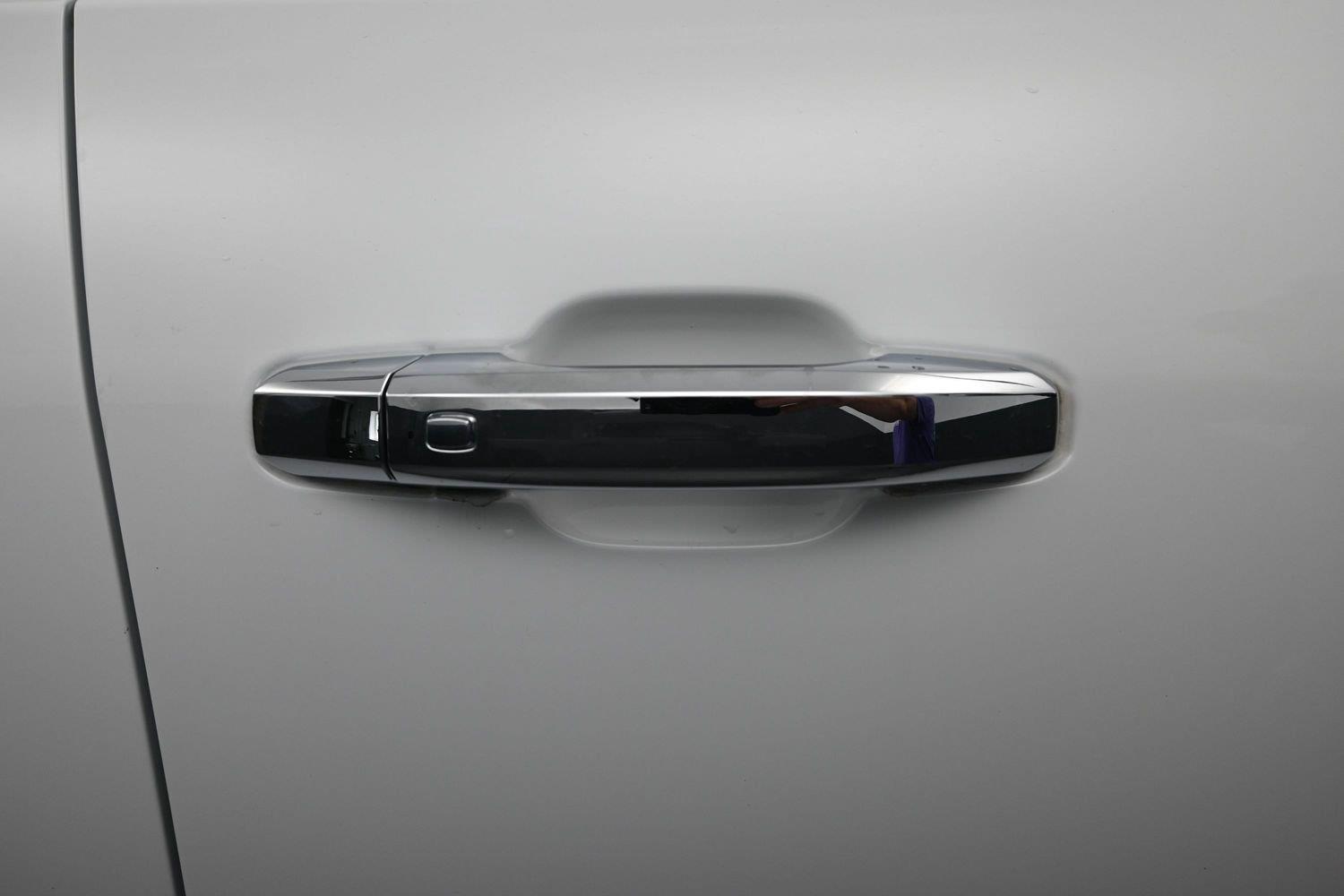 Used 2024 Summit White GMC Denali Ultimate image 8