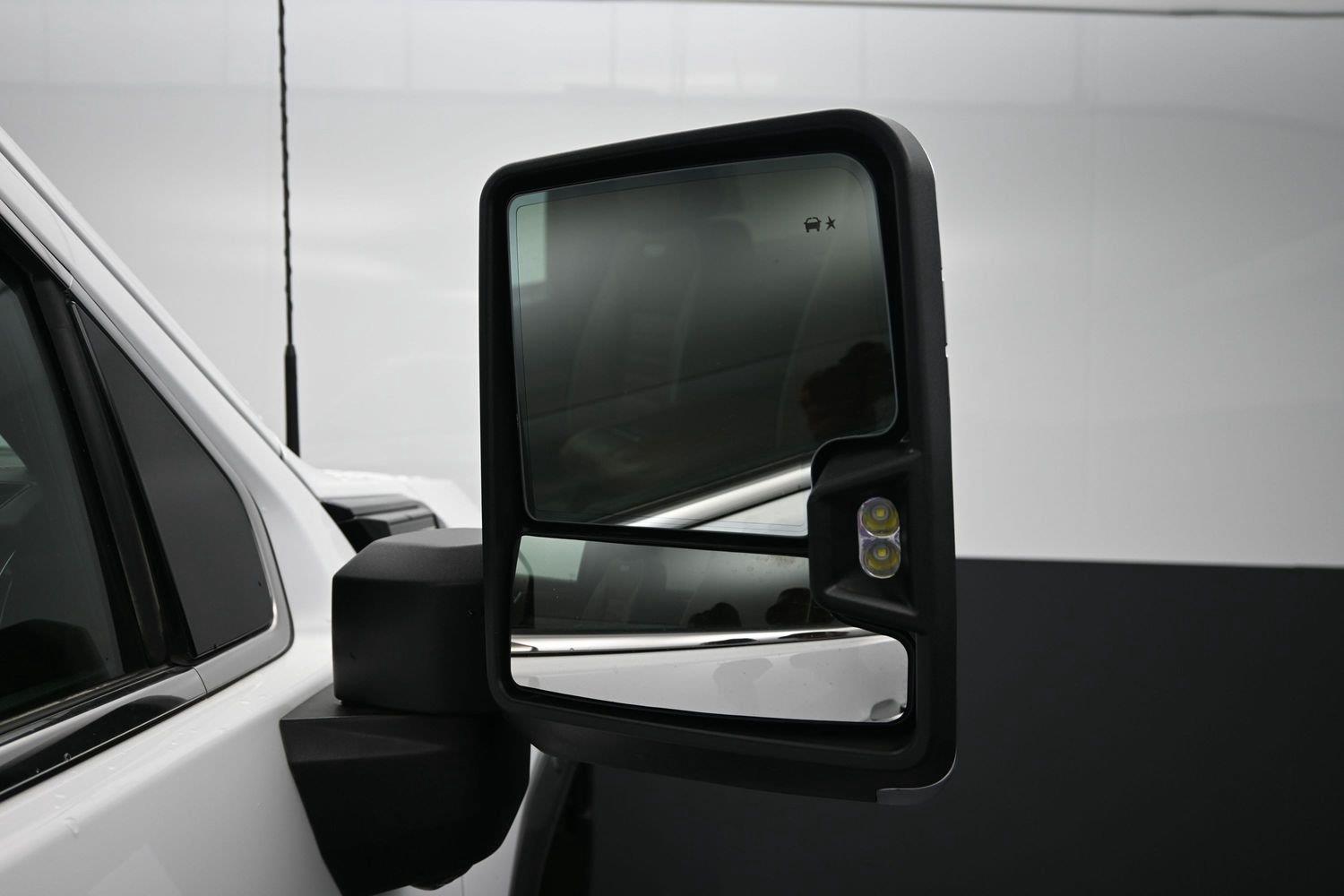 Used 2024 Summit White GMC Denali Ultimate image 9