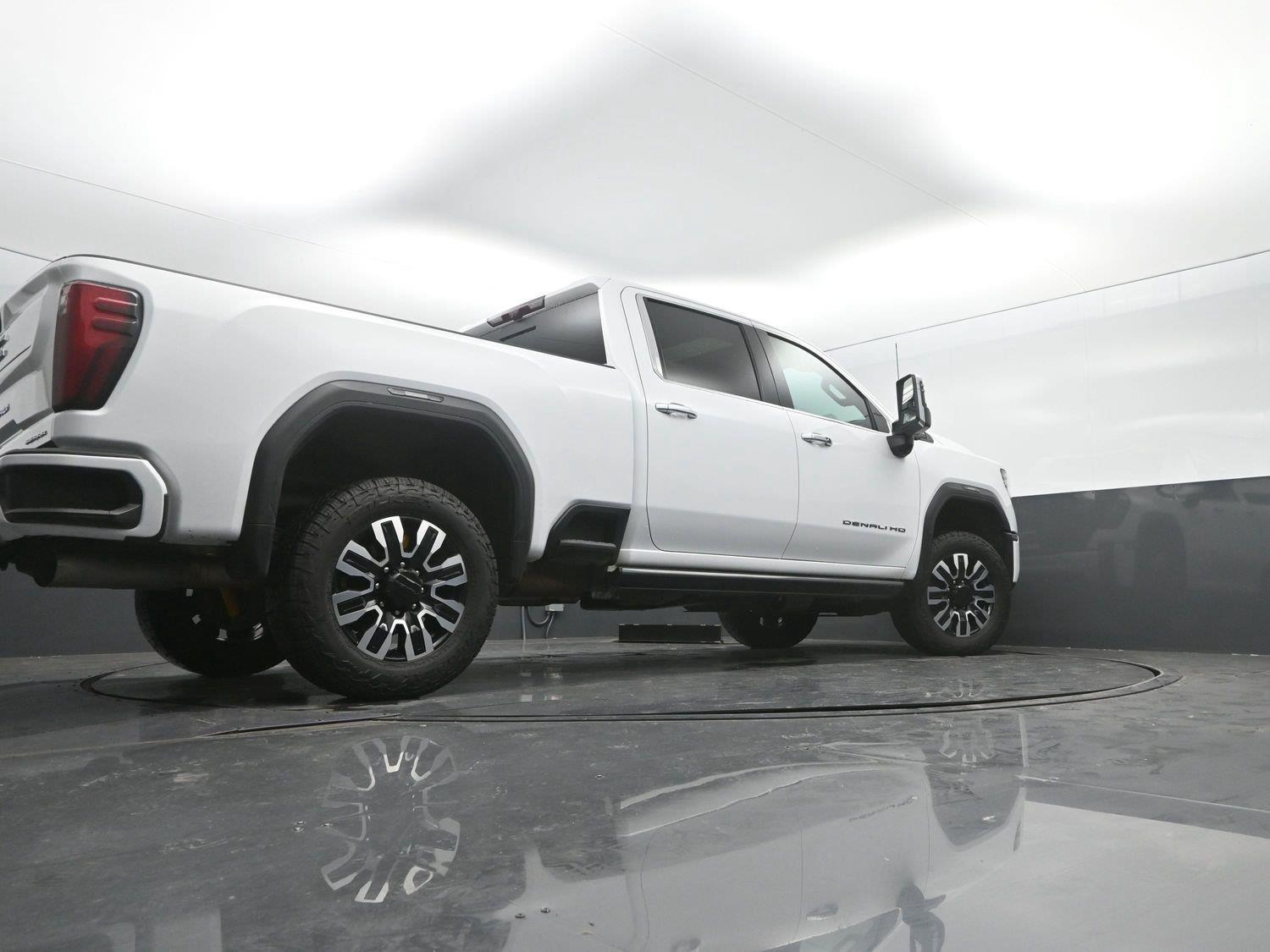 Used 2024 Summit White GMC Denali Ultimate image 41