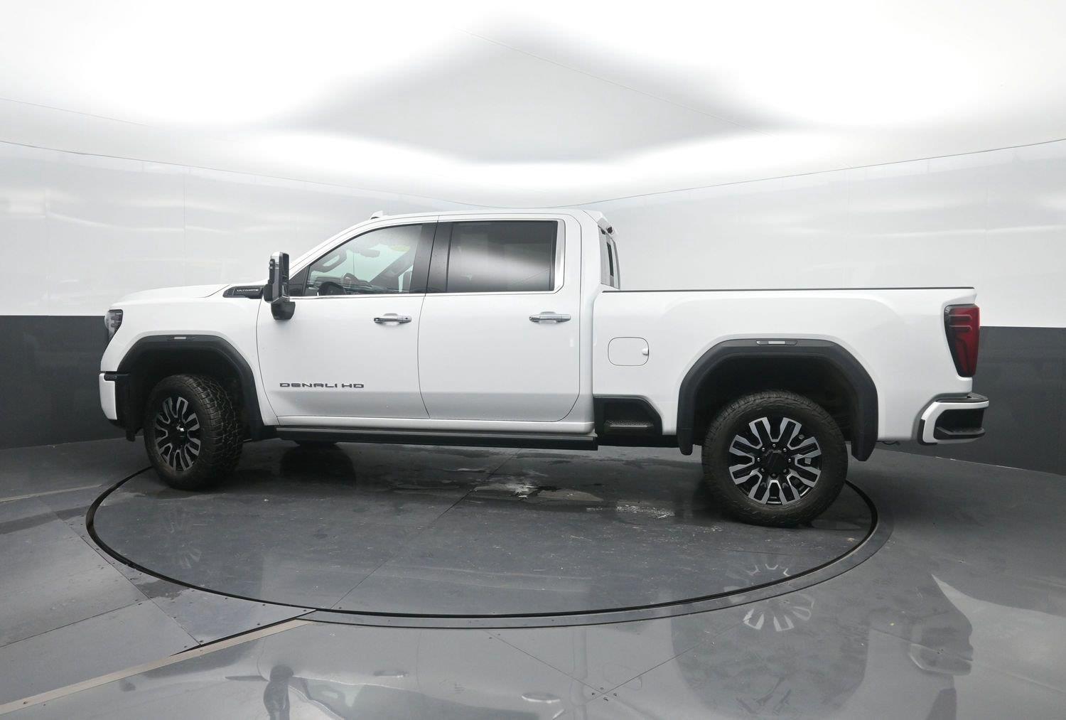 Used 2024 Summit White GMC Denali Ultimate image 47