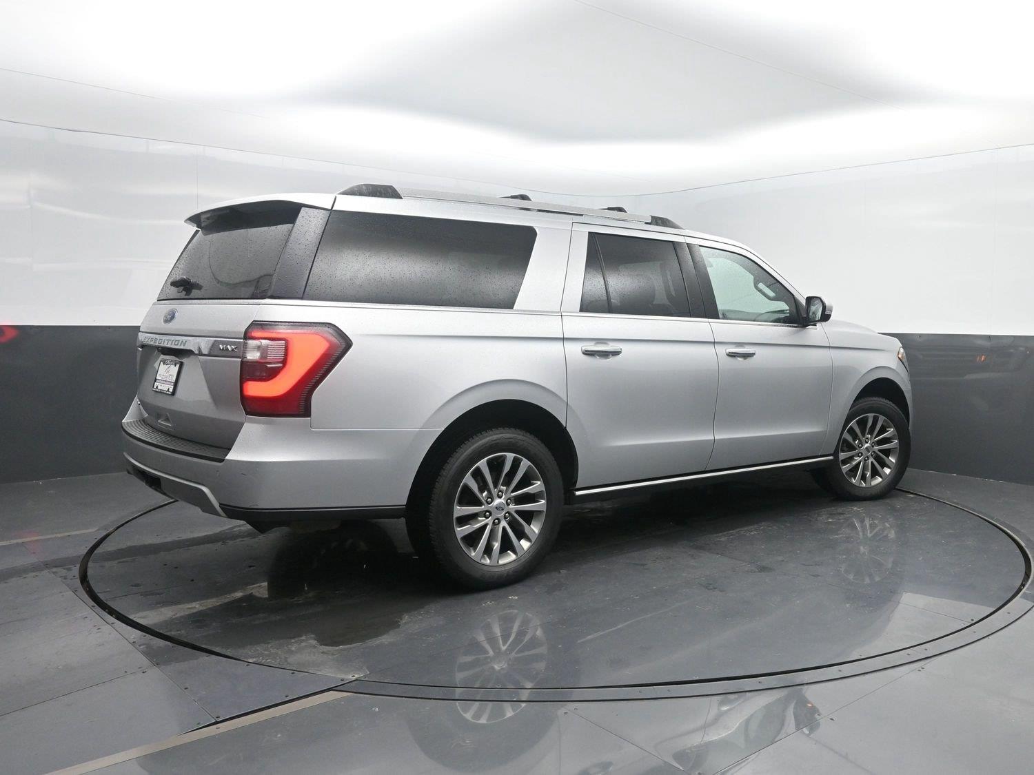 Used 2018 Ingot Silver Ford Limited image 2