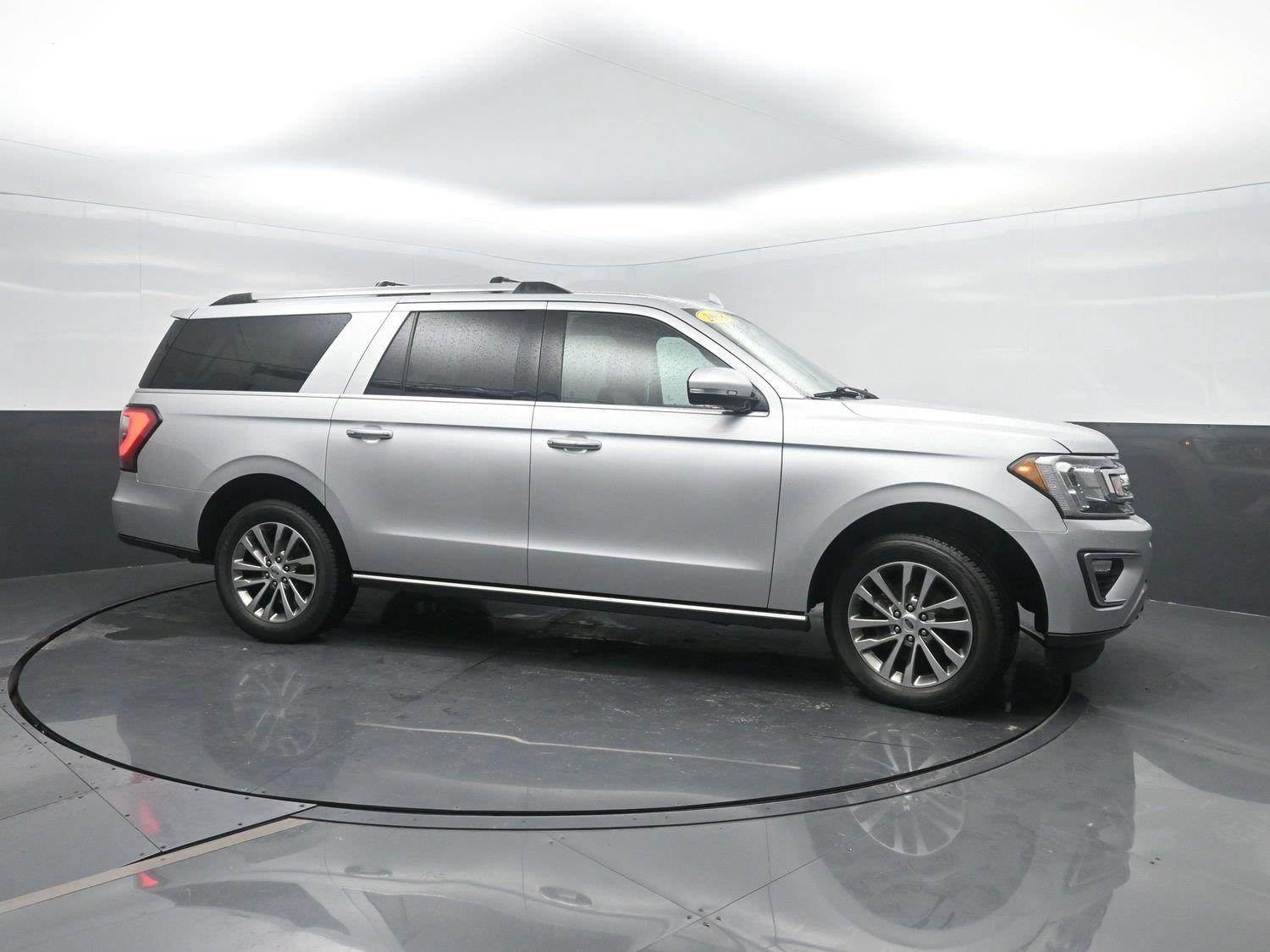 Used 2018 Ingot Silver Ford Limited image 3