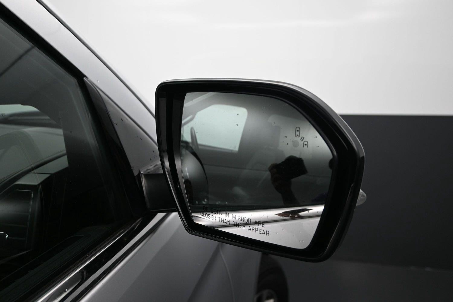 Used 2018 Ingot Silver Ford Limited image 10
