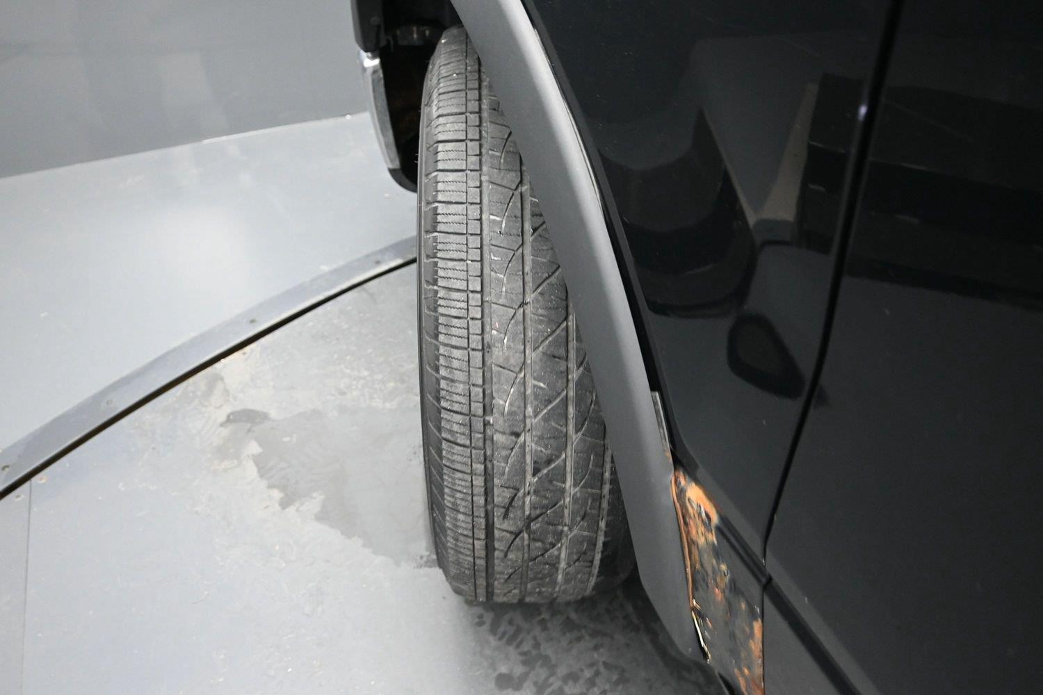 Used 2008 Black Clearcoat Ford XLT image 6