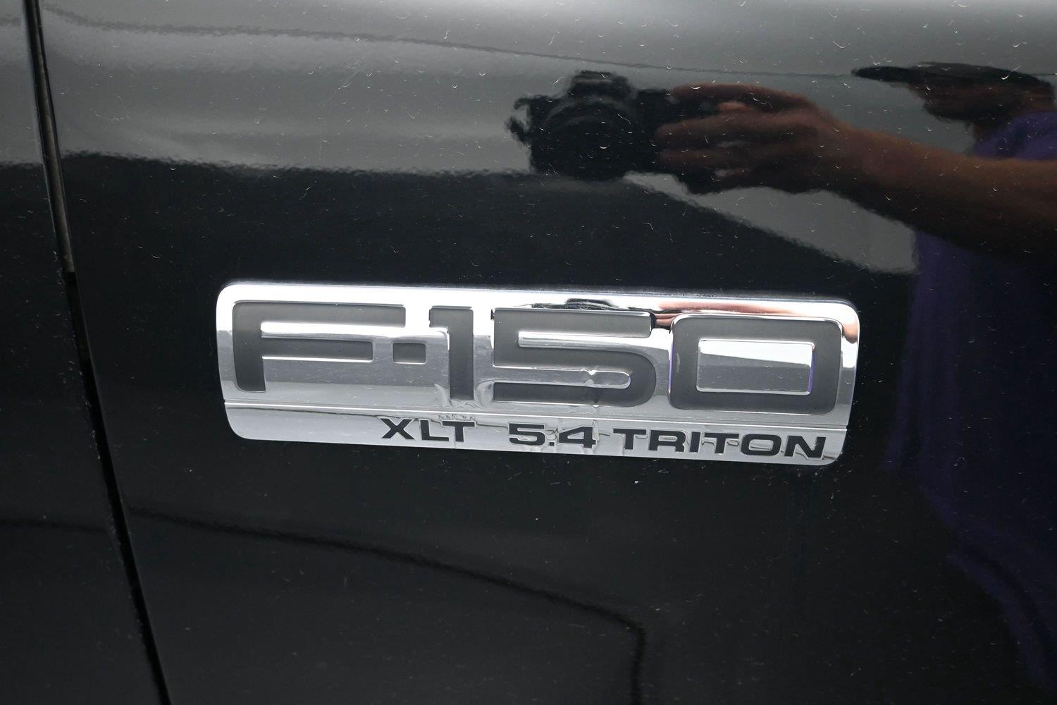 Used 2008 Black Clearcoat Ford XLT image 7