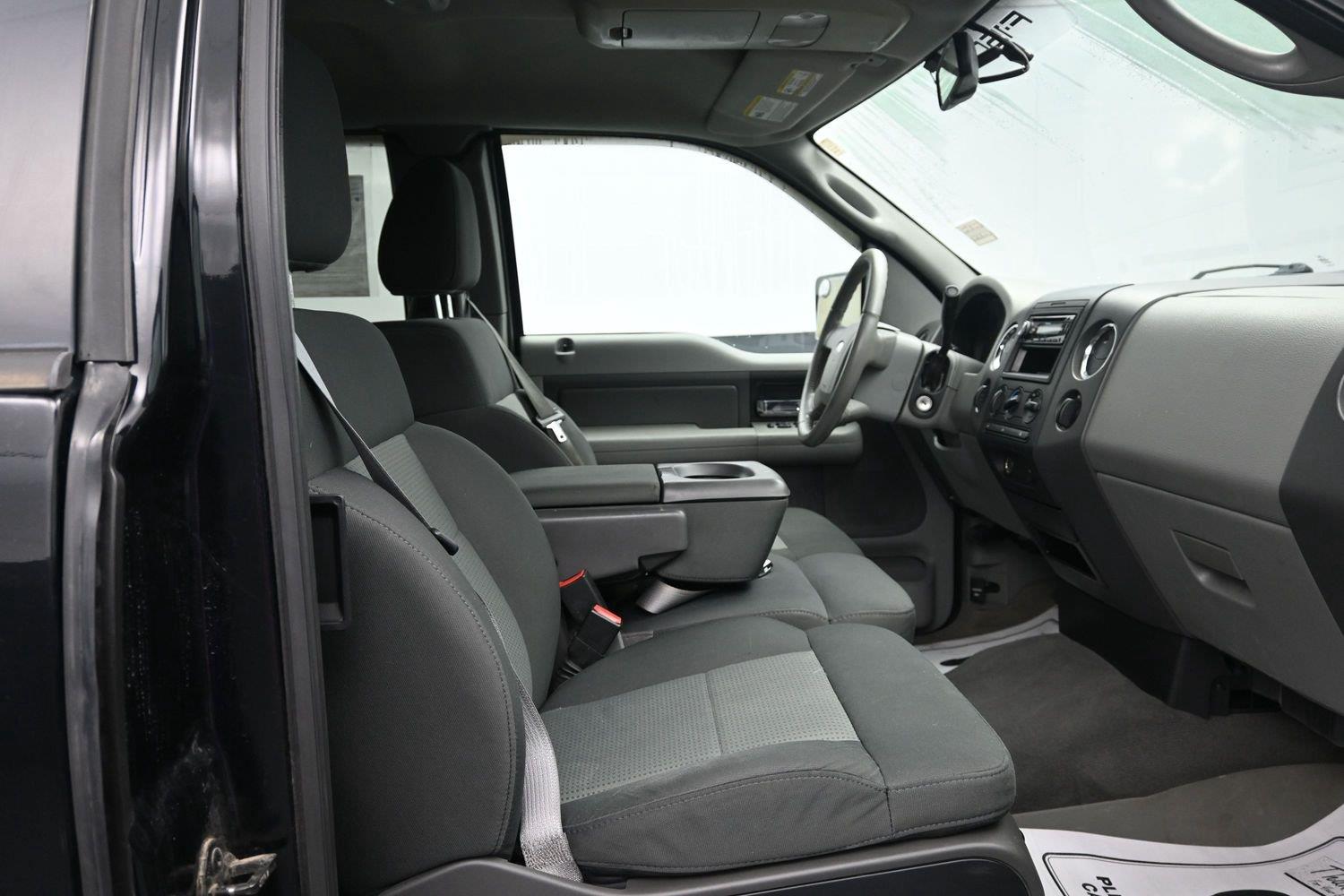 Used 2008 Black Clearcoat Ford XLT image 9