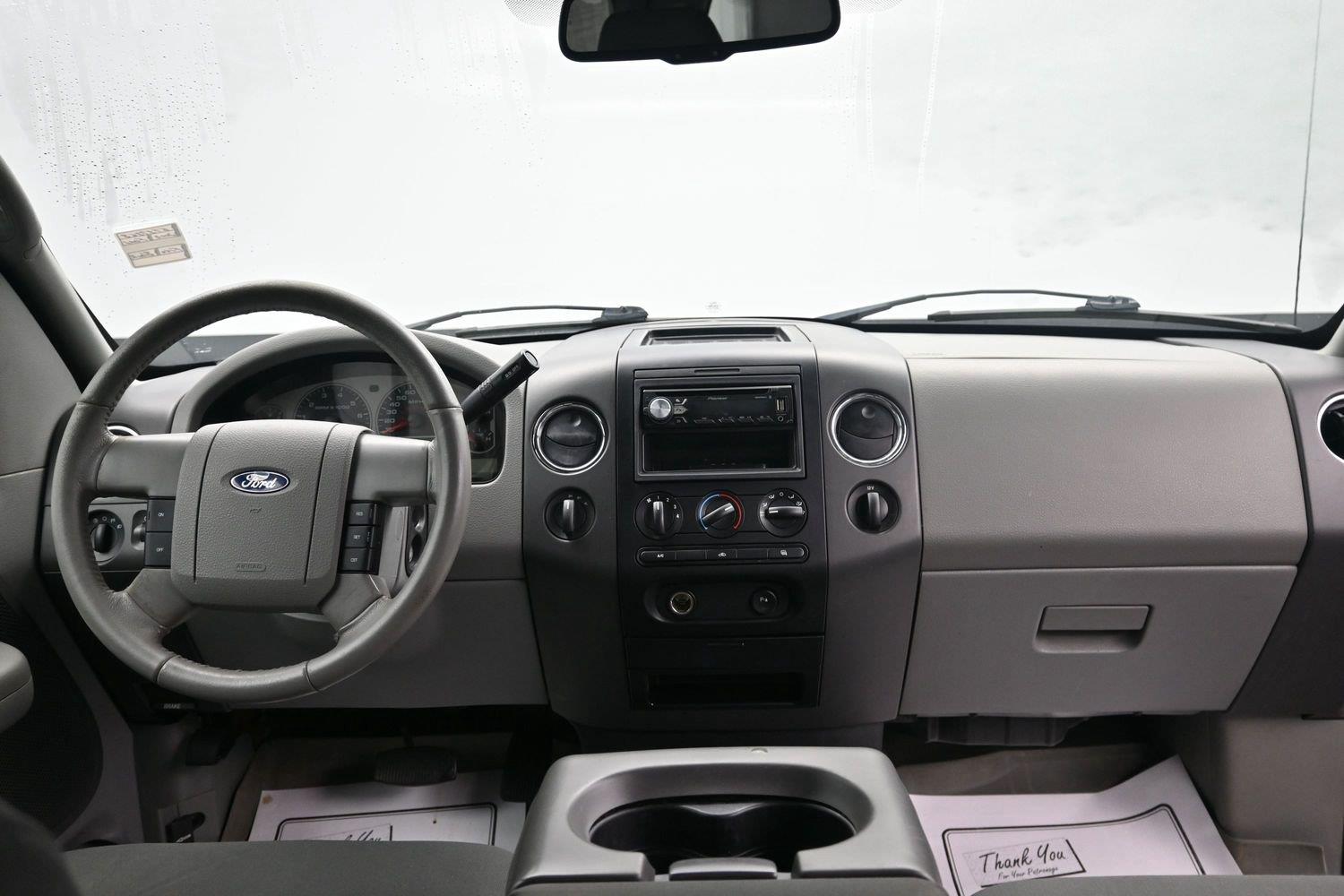 Used 2008 Black Clearcoat Ford XLT image 12