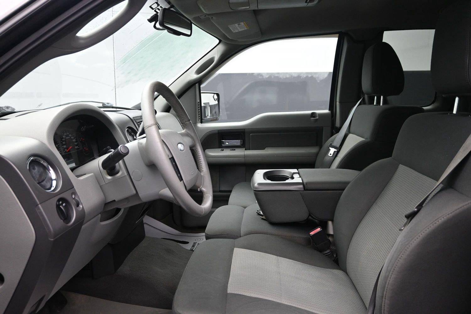 Used 2008 Black Clearcoat Ford XLT image 18