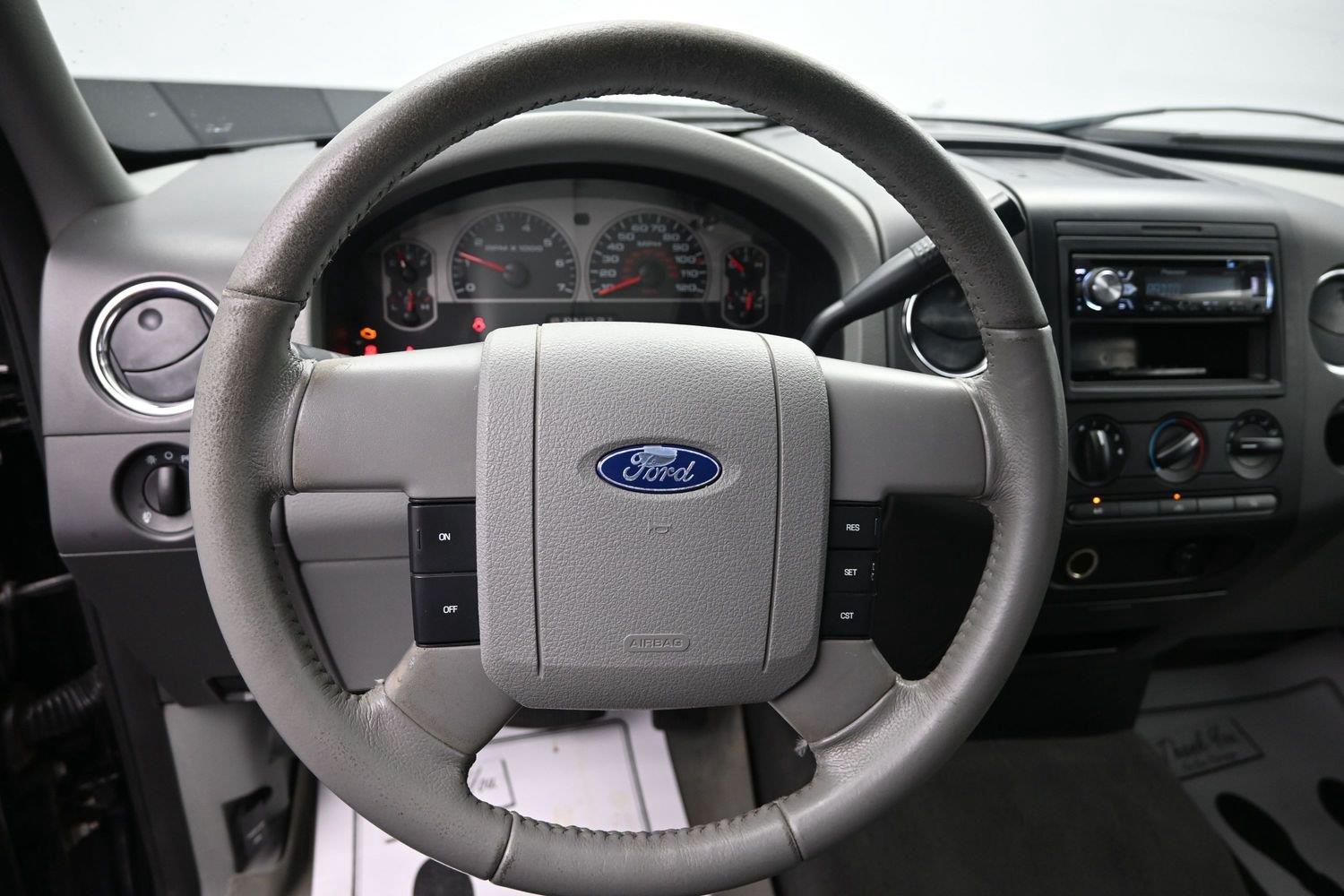 Used 2008 Black Clearcoat Ford XLT image 20