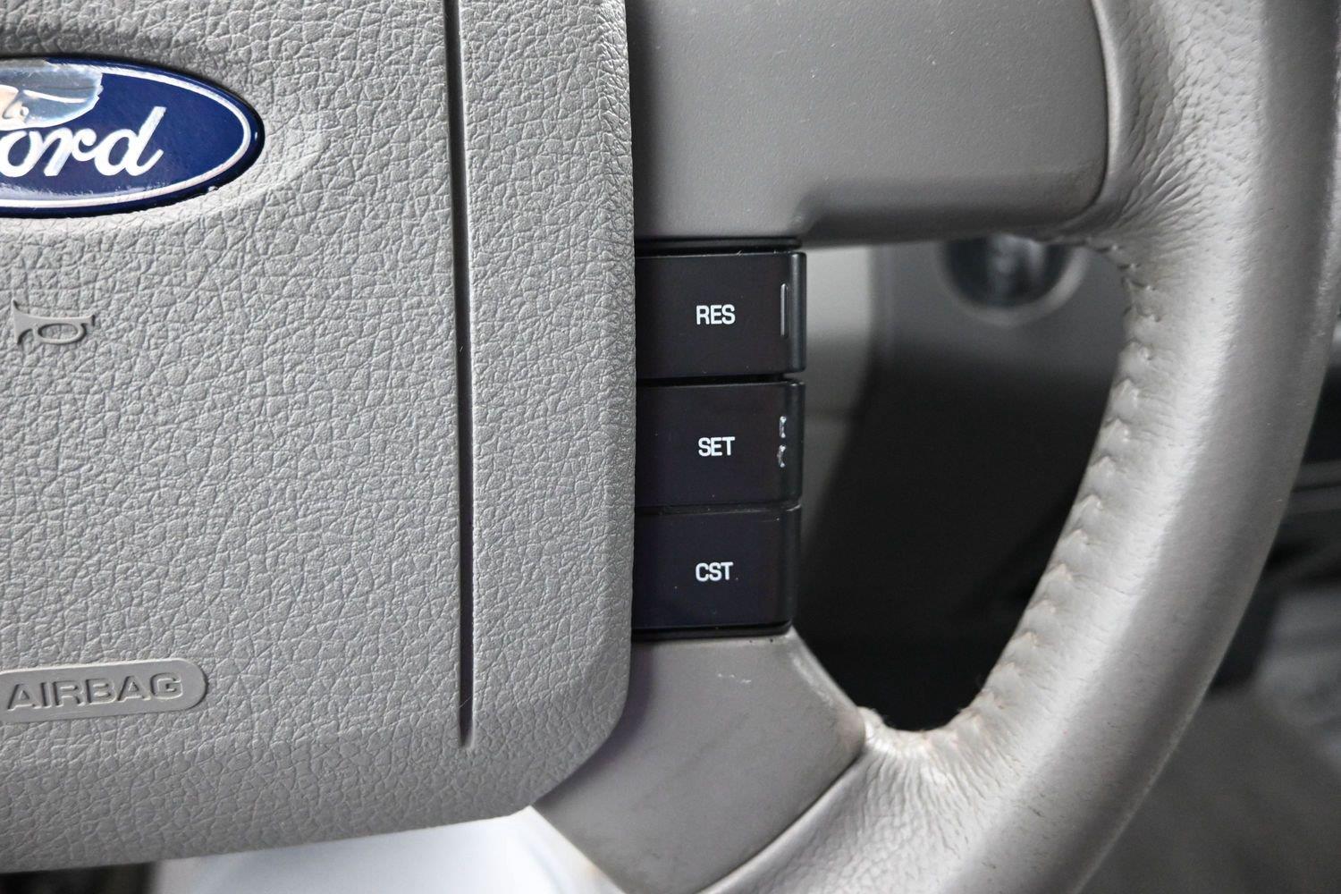 Used 2008 Black Clearcoat Ford XLT image 22