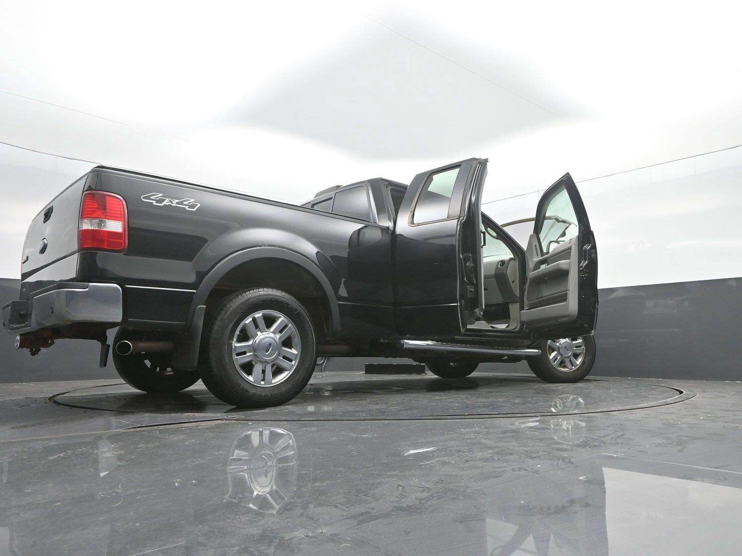 Used 2008 Black Clearcoat Ford XLT image 41