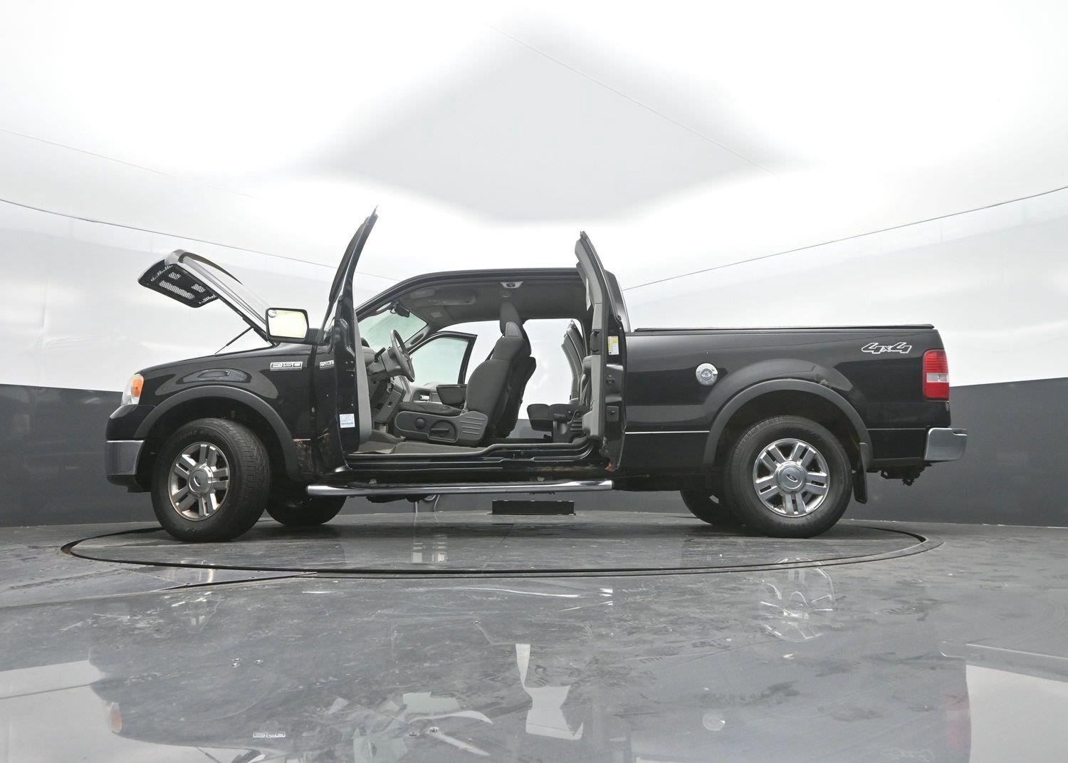 Used 2008 Black Clearcoat Ford XLT image 42
