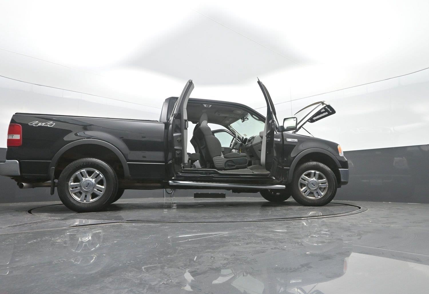 Used 2008 Black Clearcoat Ford XLT image 43