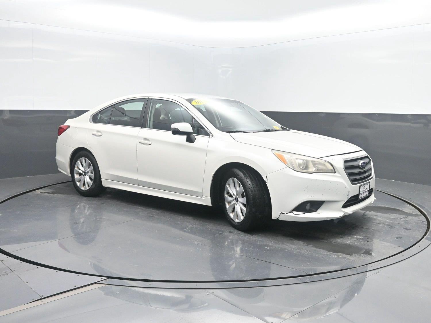 Used 2015 Crystal White Pearl Subaru 2.5i Premium image 4