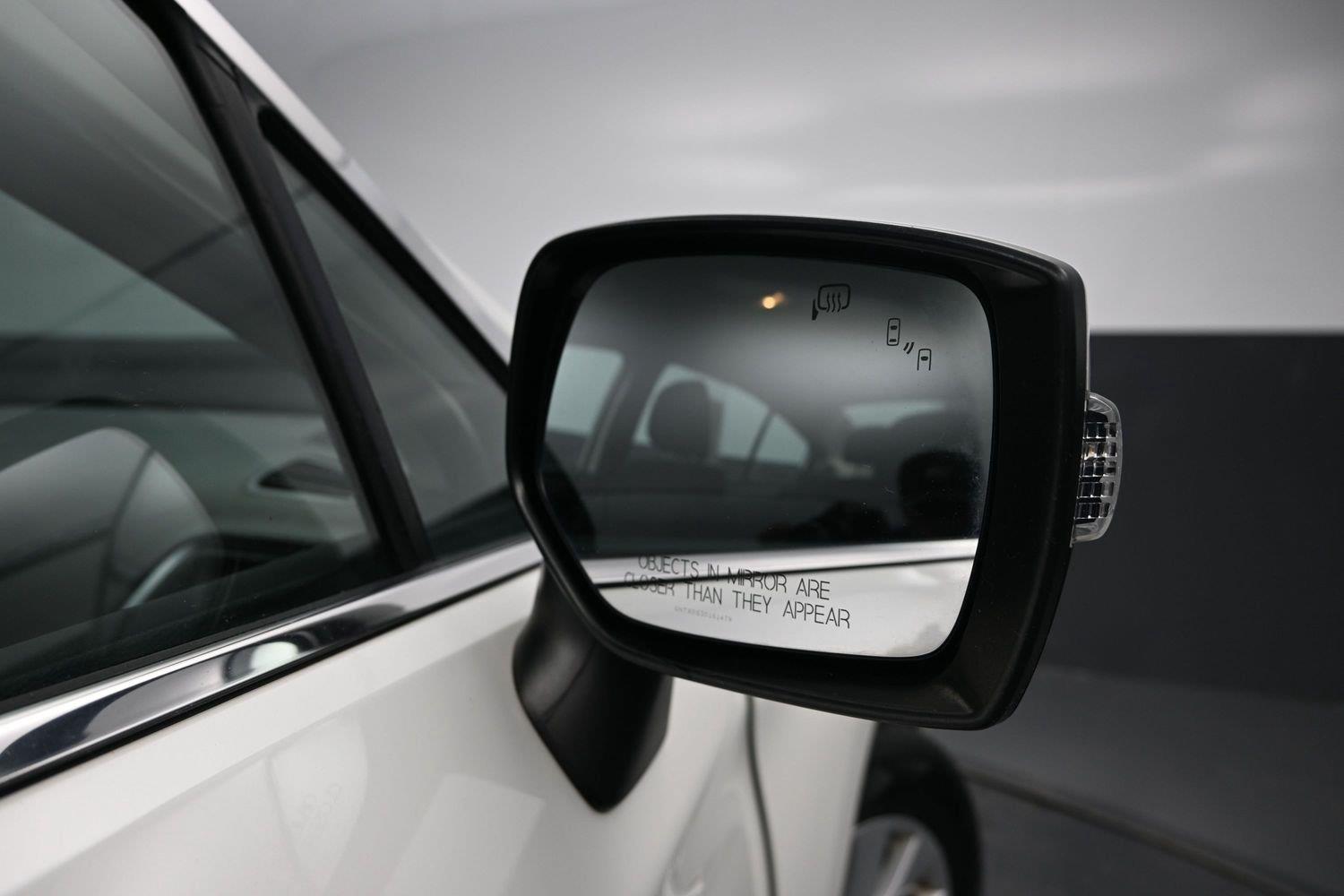 Used 2015 Crystal White Pearl Subaru 2.5i Premium image 6