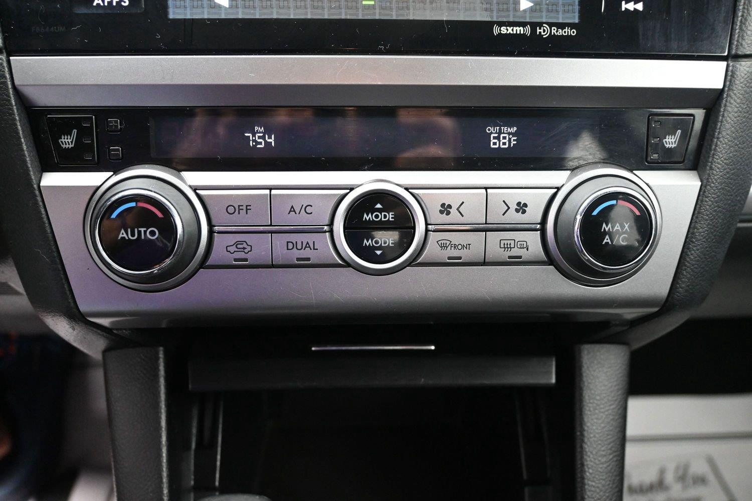 Used 2015 Crystal White Pearl Subaru 2.5i Premium image 28
