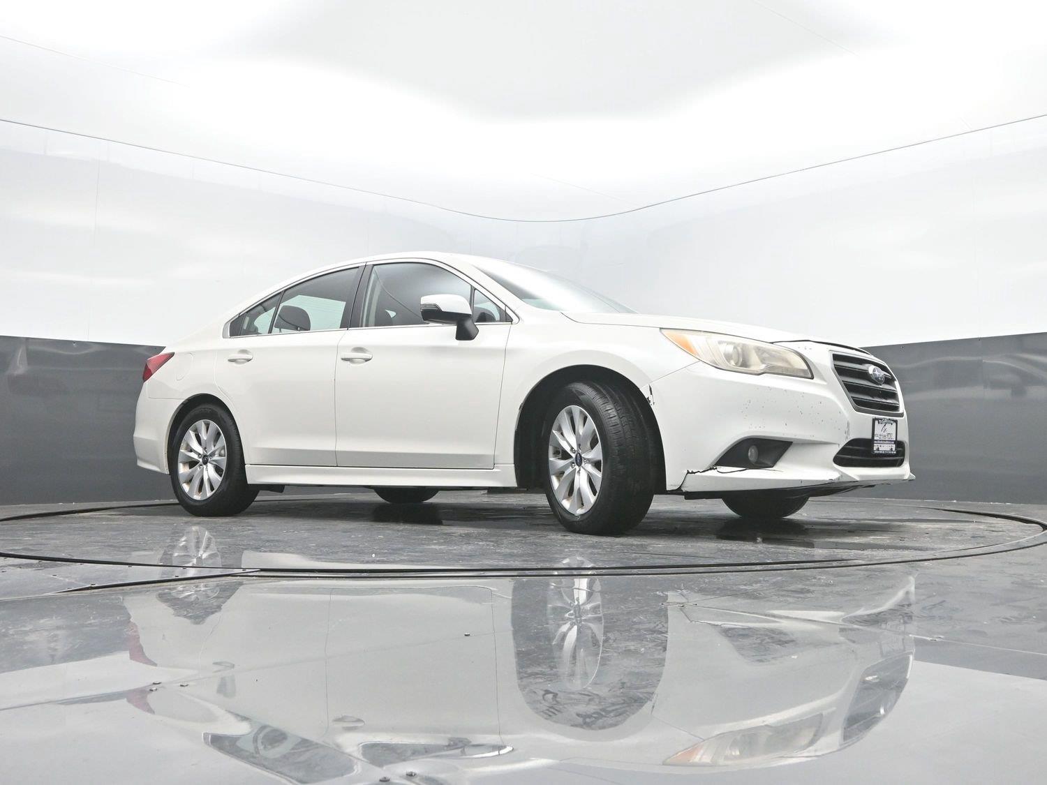 Used 2015 Crystal White Pearl Subaru 2.5i Premium image 32