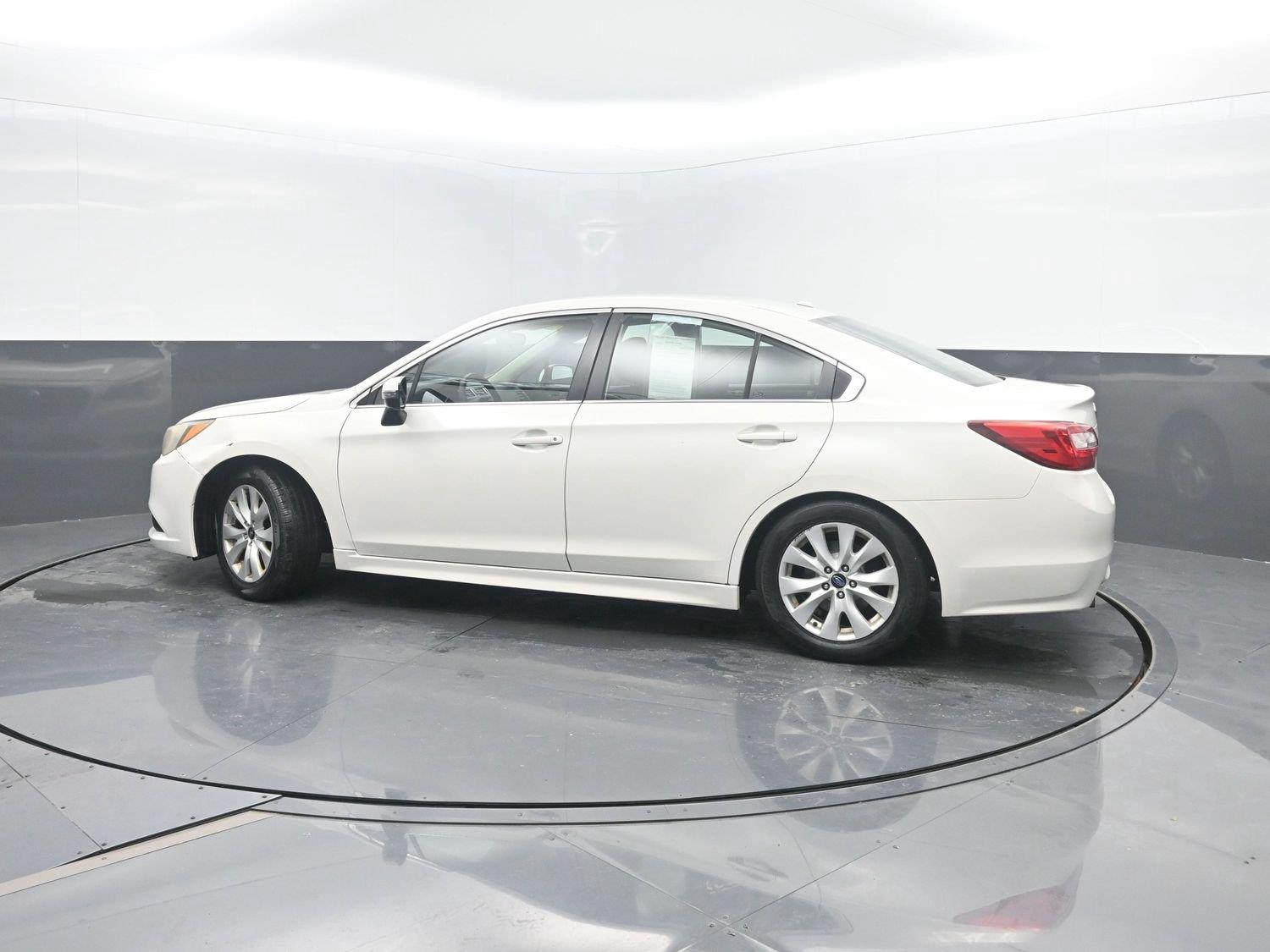 Used 2015 Crystal White Pearl Subaru 2.5i Premium image 37
