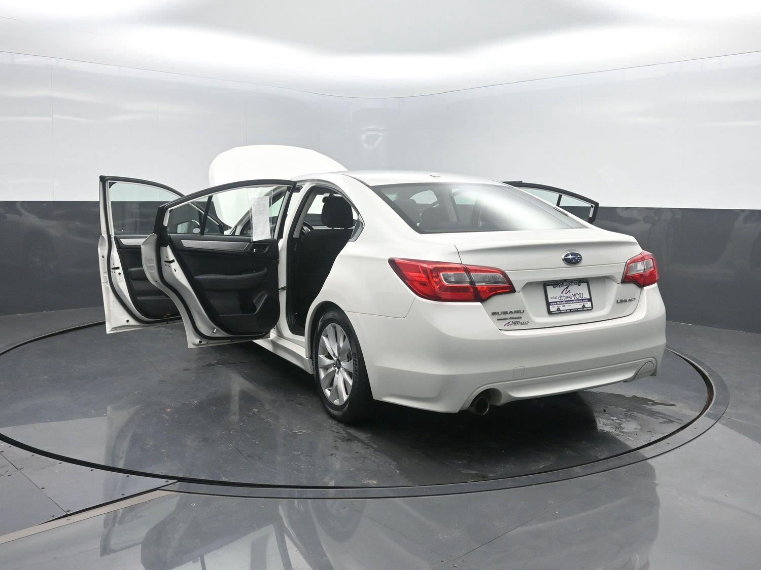Used 2015 Crystal White Pearl Subaru 2.5i Premium image 43