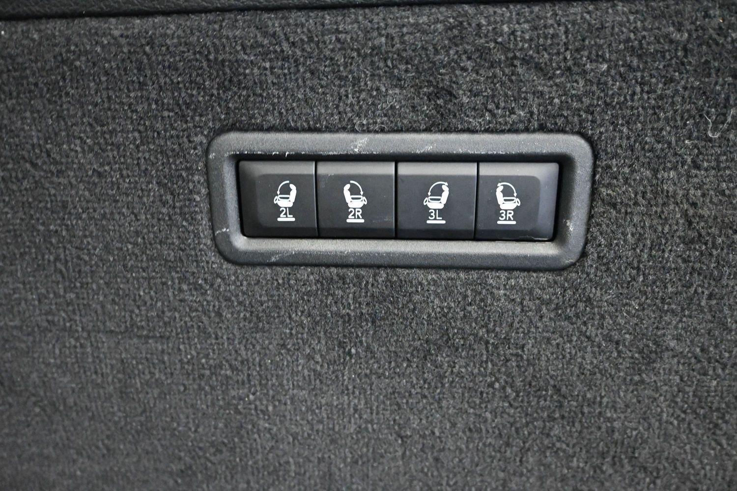 Used 2024 Bright White Clearcoat Jeep Series II Obsidian image 17