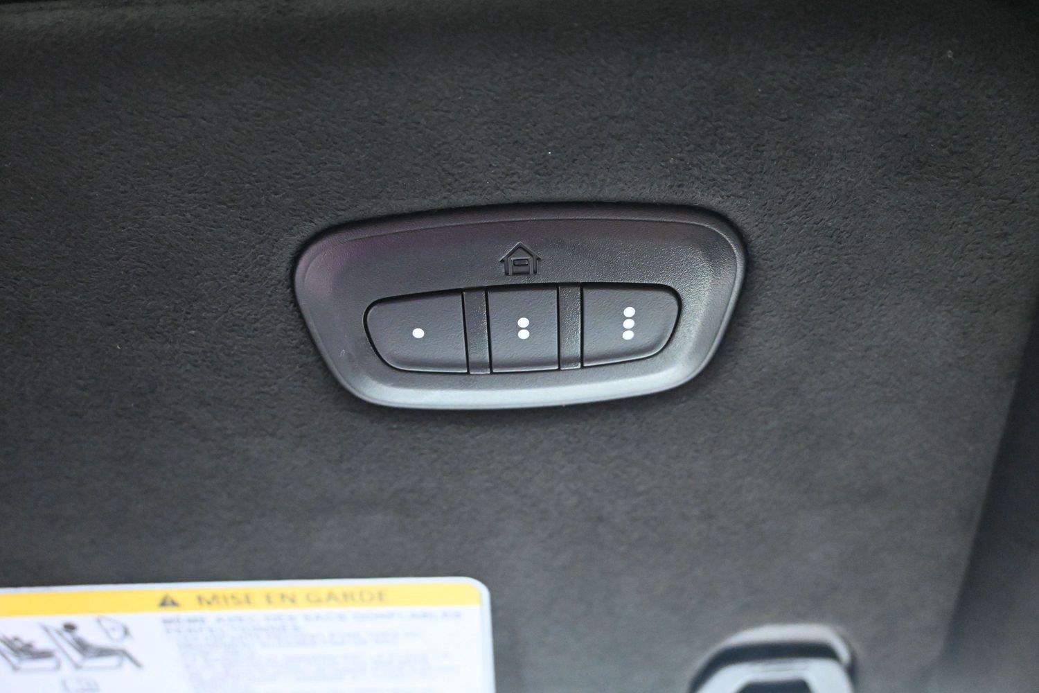 Used 2024 Bright White Clearcoat Jeep Series II Obsidian image 32
